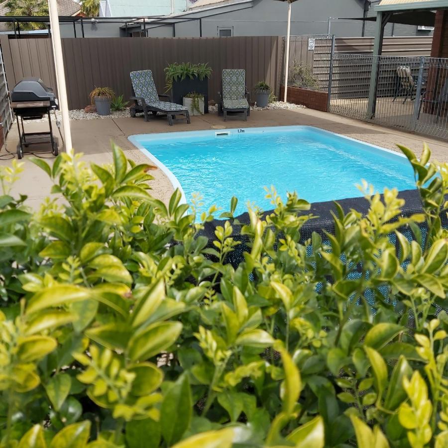 Country Mile Motor Inn Форбс Экстерьер фото